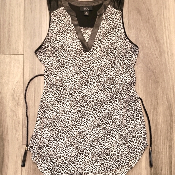 🌻 2/$30 🌻 | BCX | Animal Print Sleeveless Tunic - Picture 2 of 12